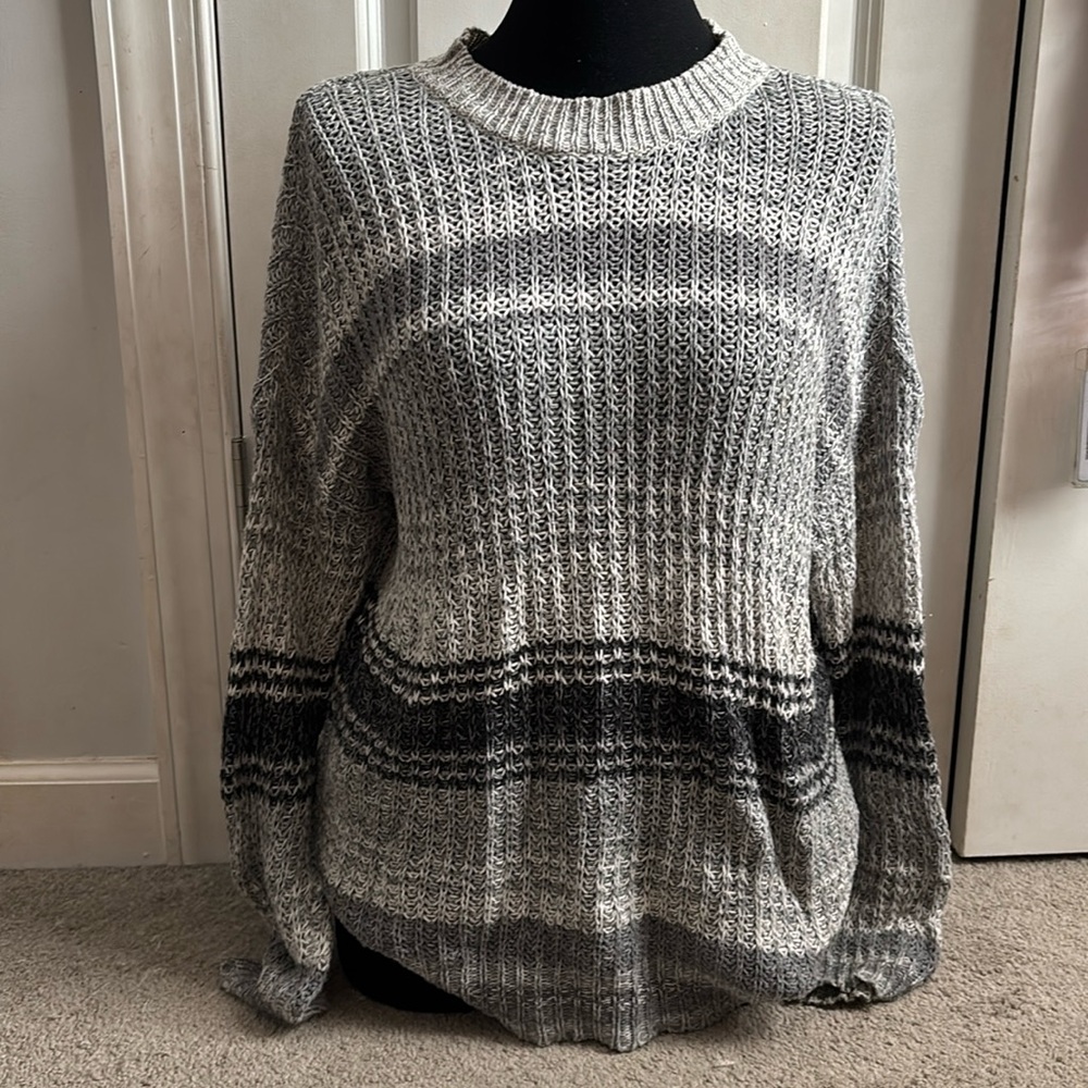 Lightweight sweater